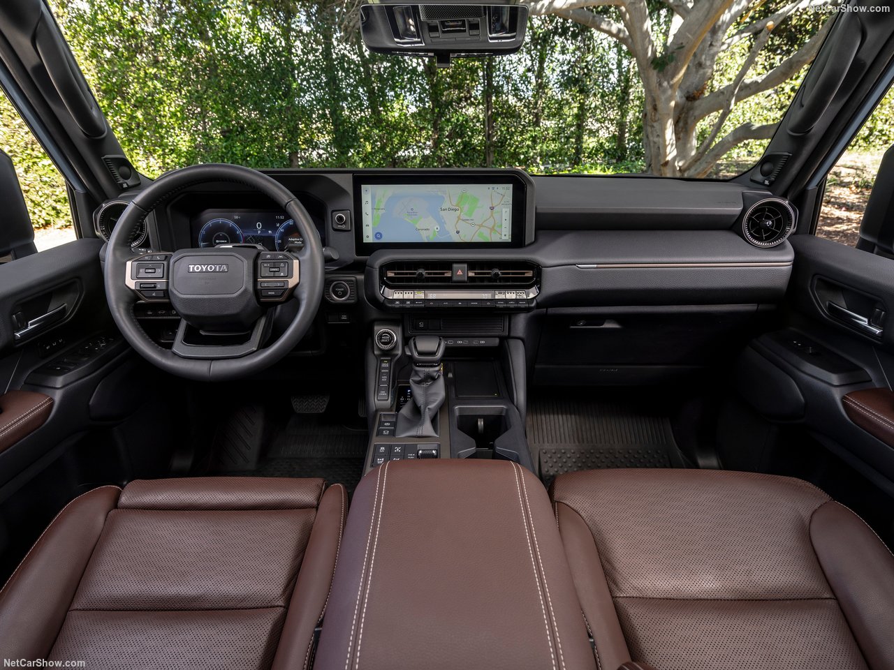 تویوتا پرادو 2025