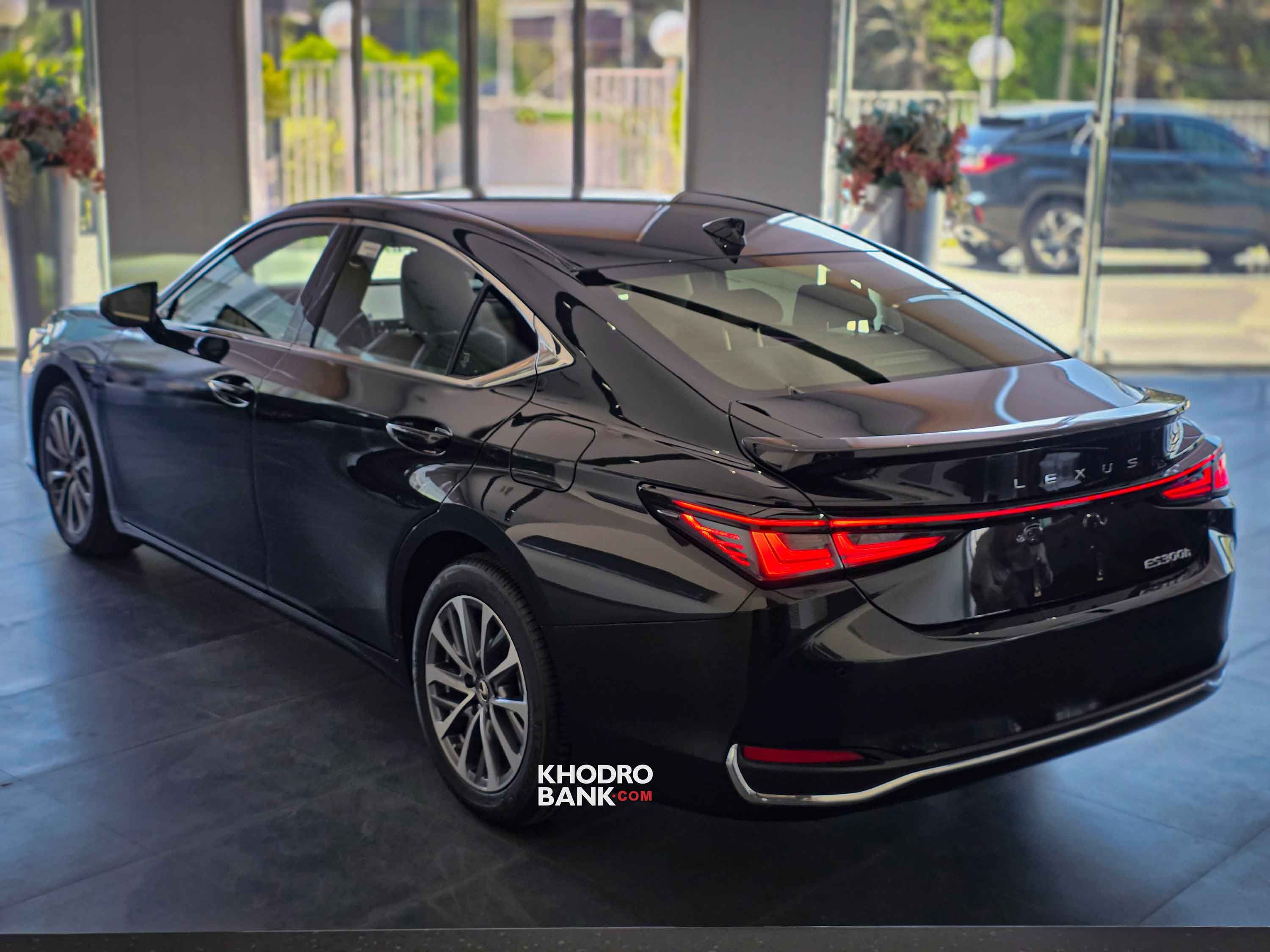 لکسوس ES300h