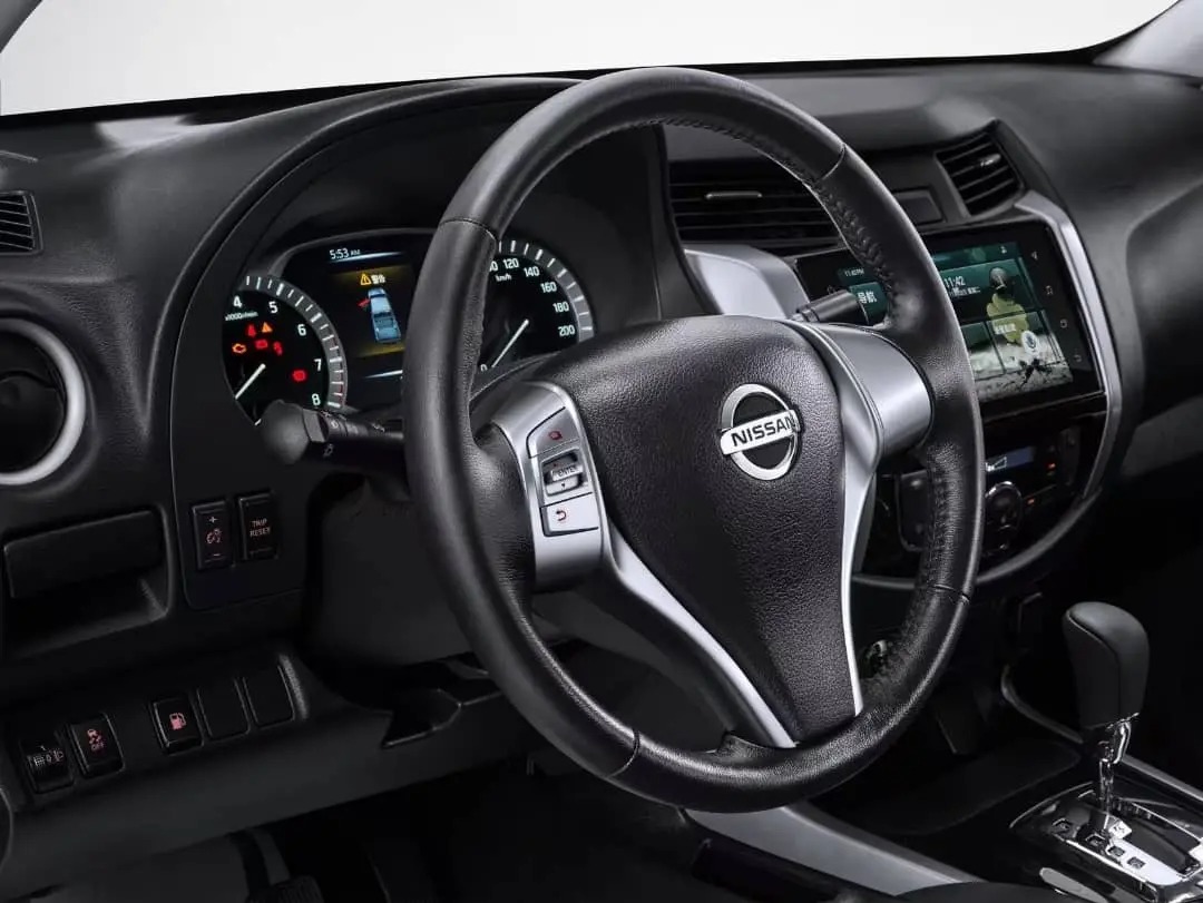 نیسان ناوارا