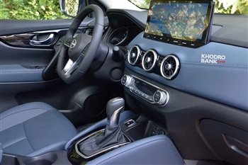 عکس از ردیف جلو کابین از دید سرنشین جلو در خودرو نیسان قشقایی آنر