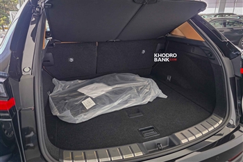 تصویر فضای صندوق بار و میزان جادار بودن آن در خودرو لکسوس NX350h