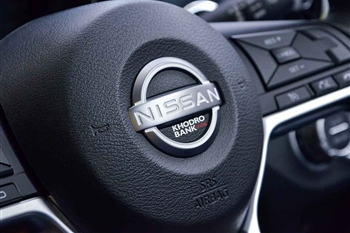 تصویر از جزئیات طراحی از بخش های مختلف در کابین نیسان قشقایی آنر