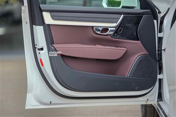 تصویر رودری جلو چپ خودرو ولوو S90 PHEV