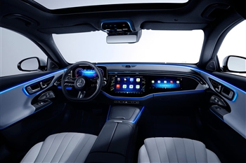 عکس داخل مرسدس بنز E200 جدید