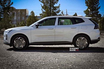 تصویر نمای جانبی خودرو ولوو XC70