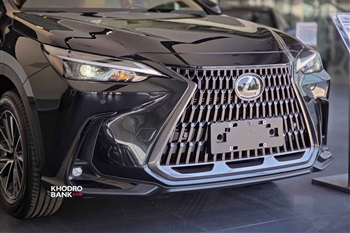 تصویر نمای بسته از طراحی بخش جلو لکسوس NX350h