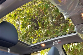 عکس از سقف شیشه ای پانوراما در خودرو نیسان قشقایی آنر