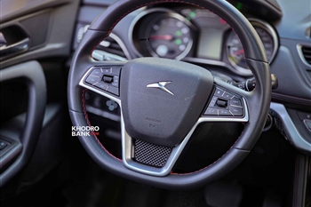 تصویر جزئیات طراحی فرمان خودرو KMC SR3