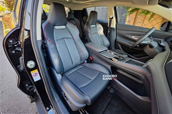 تصویر جزئیات و امکانات داخل کابین چانگان UNI-T