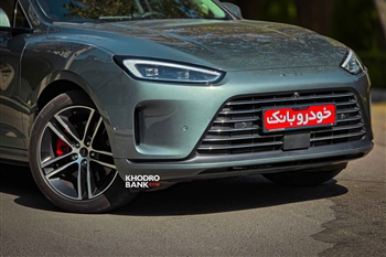 تصویر نمای بسته از طراحی قسمت جلو خودرو ارس HM5