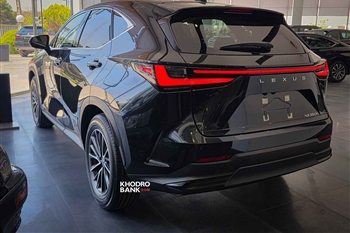 تصویر نمای سه رخ عقب چپ لکسوس NX350h