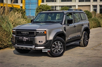 تصویر نمای ظاهری خودرو تویوتا پرادو J250 از زاویه سه رخ جلو چپ