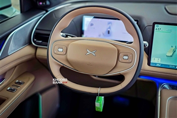 تصویر جزئیات طراحی و امکانات داخل کابین ایکس پنگ G9