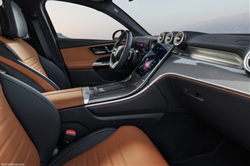 تصویر فضای داخل کابین خودرو مرسدس بنز GLC 200 Coupe