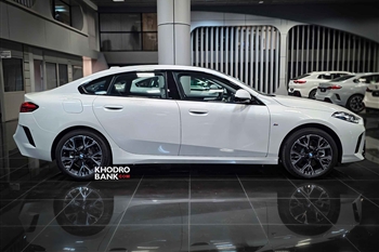 تصویر نمای جانبی خودرو بی ام و 225L M Sport از 