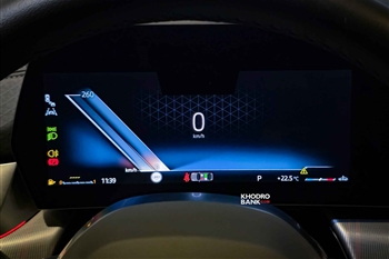 عکس کلاستردیجیتالی در خودرو BMW X2