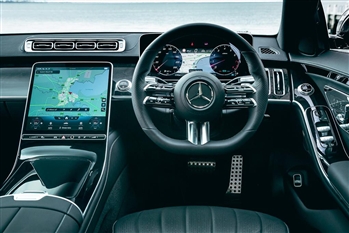 تصویر کلی از فضای داخل کابین لوکس مرسدس بنز S450