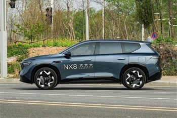 نمای جانبی نیسان NX8