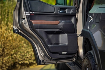 تصویر طراحی دودری عقب چپ در تویوتا پرادو 2025