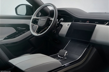 تصویر فضای داخل کابین خودرو رنج روور ایووک L