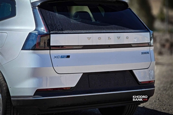 تصویر نمای بسته از طراحی بخش عقب خودرو ولوو XC70