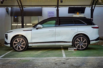 تصویر نمای جانبی خودرو XPENG G9