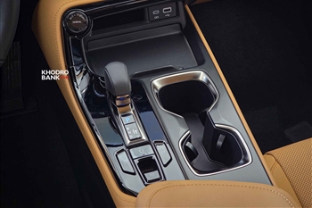 تصویر از جزئیات طراحی و امکانات داخل کابین خودرو لکسوس NX350h