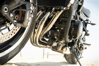 کاوازاکی Z900 RS - 5