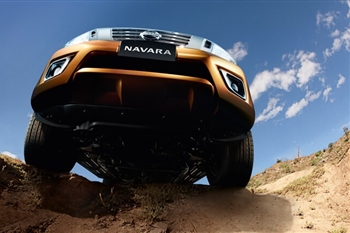 تصویر از زیربندی جلو نیسان ناوارا