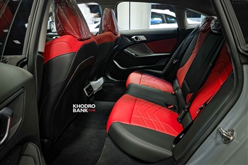 تصویر فضای ردیف دوم در کابین خودرو BMW 225L MSport
