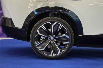 تصویر نمای ظاهری خودرو مزدا EZ-60