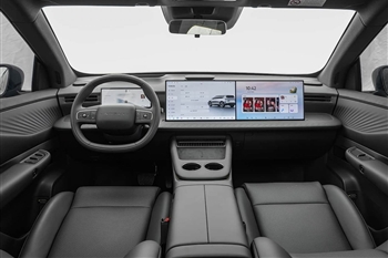 عکس داخل نیسان NX8