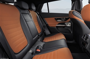 تصویر فضای داخل کابین خودرو مرسدس بنز GLC 200 Coupe