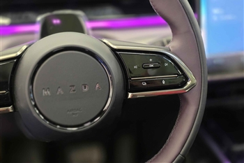  تصویر نمای داخل کابین مزدا EZ-60