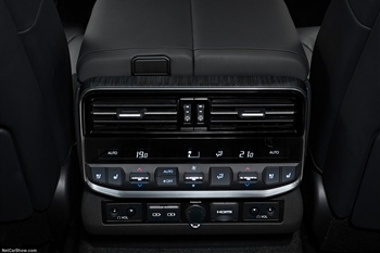 تویوتا لندکروزر LC300 VXR - 2