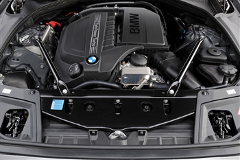 تصویر پیشرانه BMW 520i