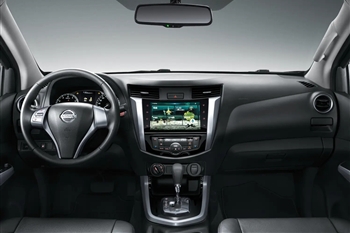تصویر کلی از نمای داخل کابین نیسان ناوارا