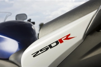 هوندا CBR 250 - 1