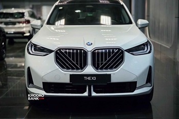 تصویر تمام رخ جلو نمای ظاهری BMW X3 xDrive 25L 