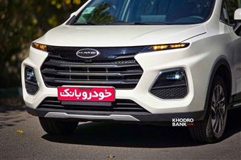 عکس نمای بسته از طراحی بخش جلو ماشین کی ام سی اس آر 3