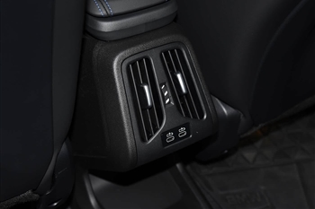 بی ام و iX1 xDrive 30L - 17