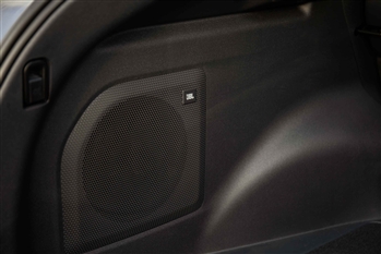 تصویر از سیستم صوتی JBL در خودرو تویوتا BZ4X