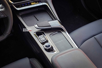 تصویر جزئیات و امکانات داخل کابین چانگان UNI-T