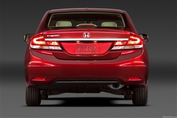 عکس تمام رخ عقب از نمای ظاهری خودرو هوندا سیویک نسل نهم