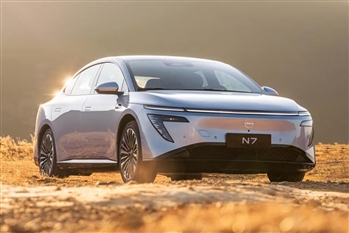 تصویر از نمای دور از خودرو الکتریکی نیسان N7