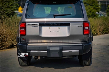 تصویر نمای تمام رخ عقب خودرو تویوتا پرادو J250 