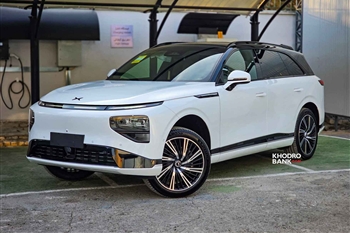 تصویر نمای خارجی خودرو ایکس پنگ G9 از زاویه سه رخ جلو چپ