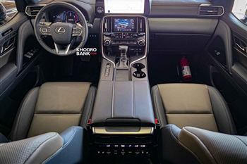 تصویر کلی از فضای داخل کابین لکسوس LX600