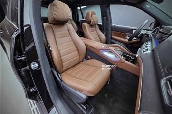 تصویر ردیف جلو داخل کابین مرسدس بنز GLS 450 4MATIC