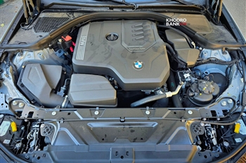 عکس موتور ماشین بی ام و 325i